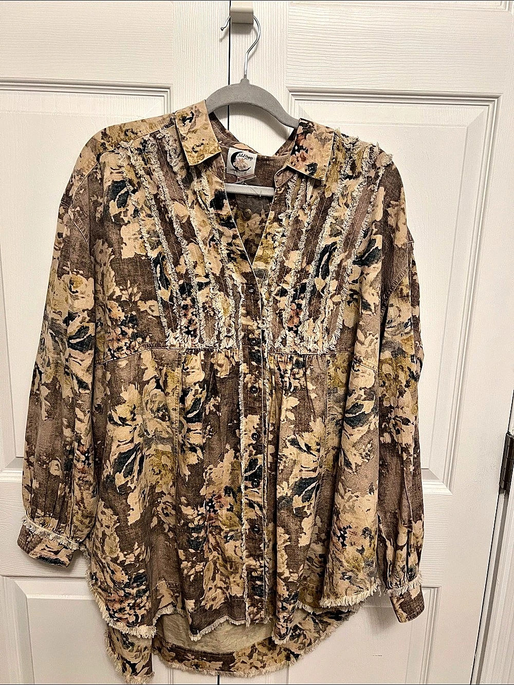 Jaded Gypsy Faded Gardens Button Front Top Floral Button Front Shirt in Brown &